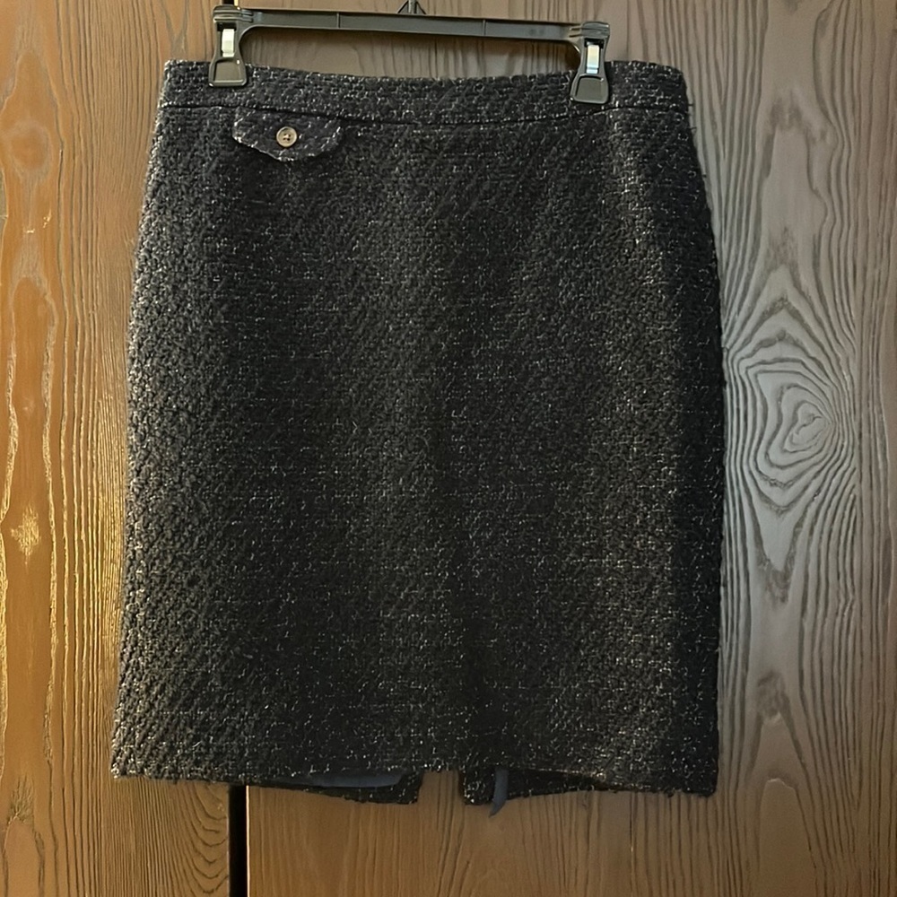 J Crew navy blue tweed pencil skirt. Size 6